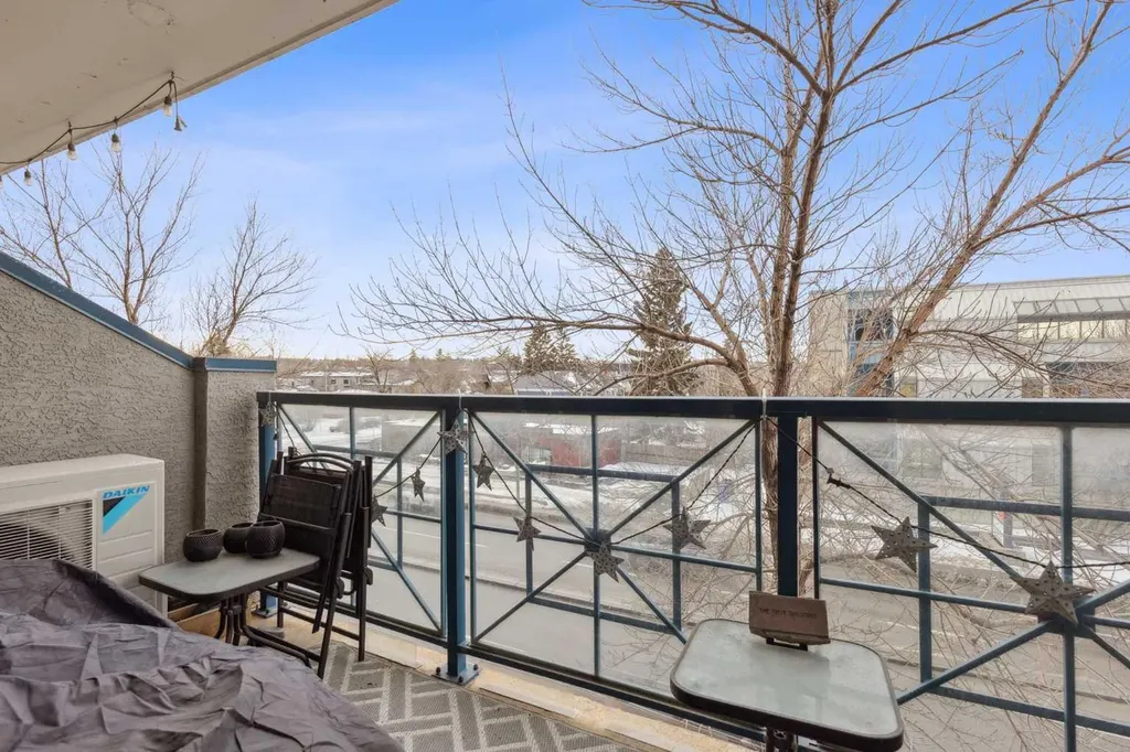 4 14 Street NW Calgary AB T2N 1Z4