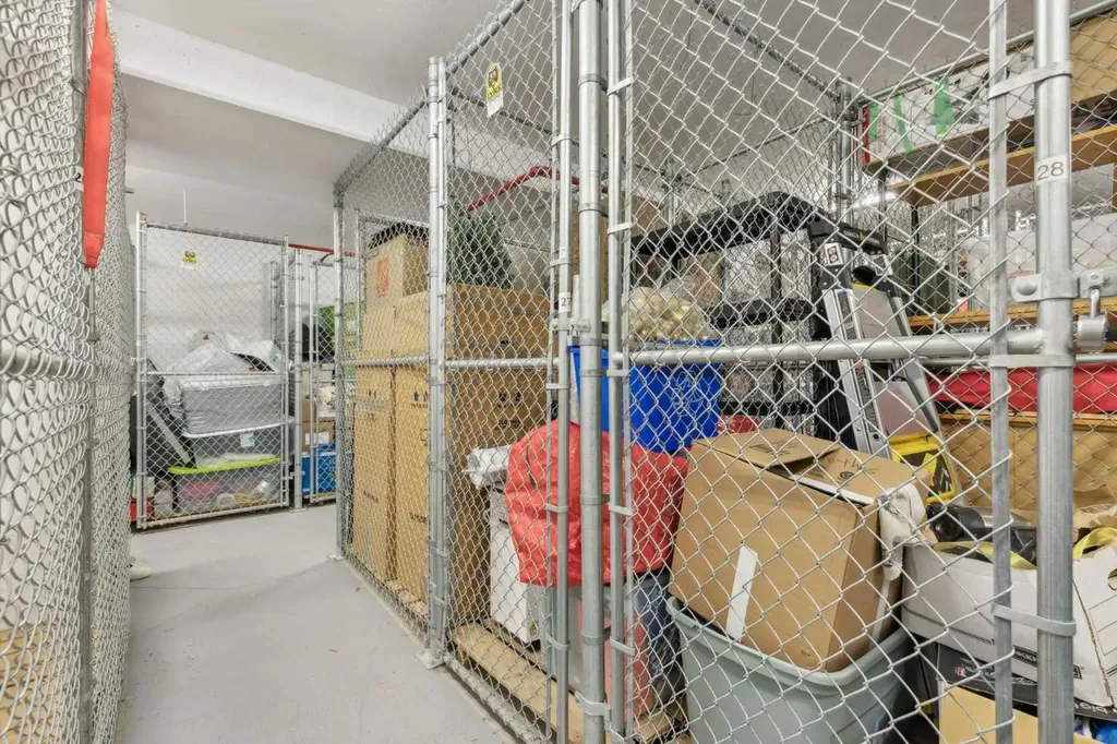 4 14 Street NW Calgary AB T2N 1Z4