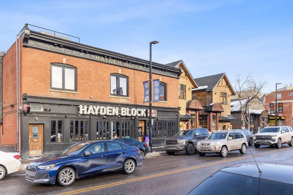 4 14 Street NW Calgary AB T2N 1Z4