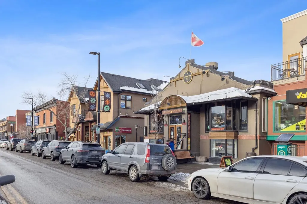4 14 Street NW Calgary AB T2N 1Z4