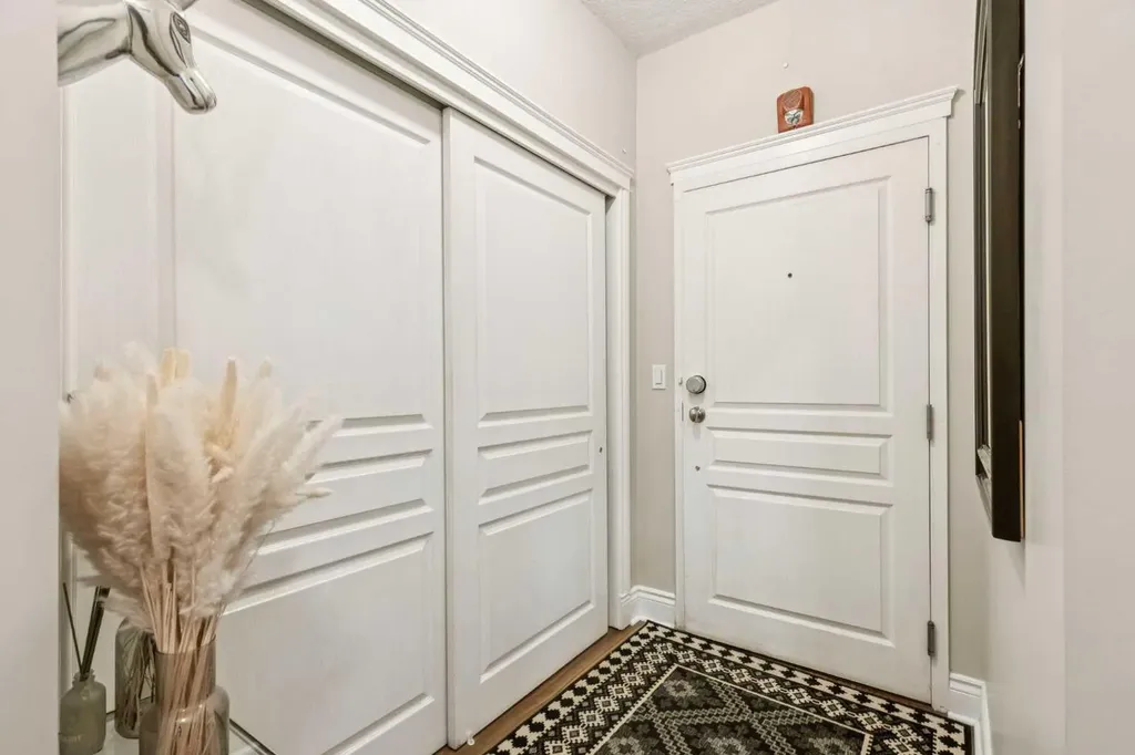 4 14 Street NW Calgary AB T2N 1Z4