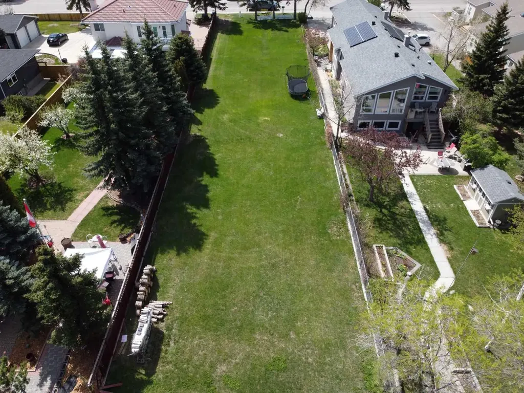 8520 48 Avenue NW Calgary AB T3B2A6