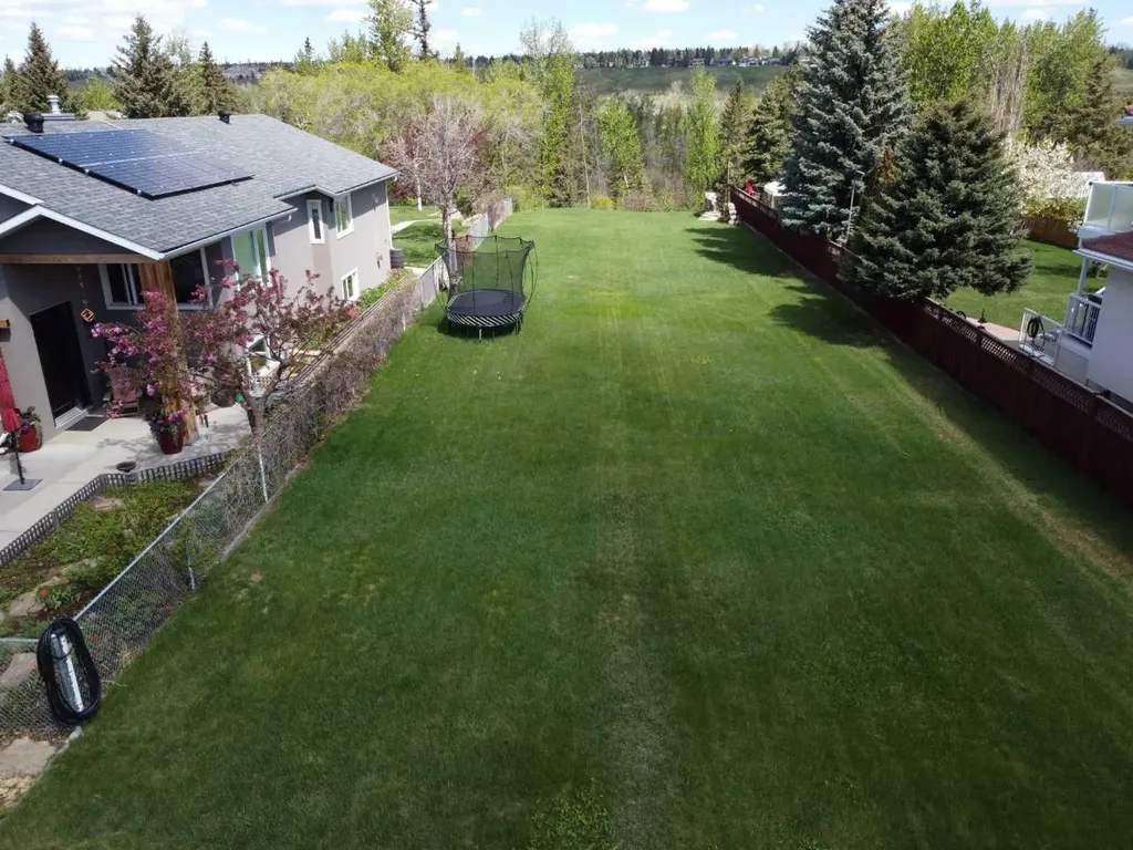 8520 48 Avenue NW Calgary AB T3B2A6