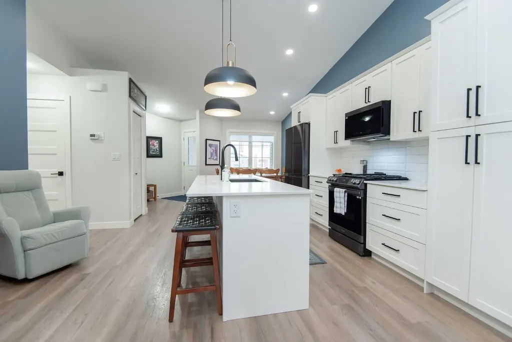 71 Golden Crescent Red Deer AB T4P 2S7
