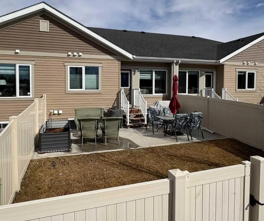 71 Golden Crescent Red Deer AB T4P 2S7