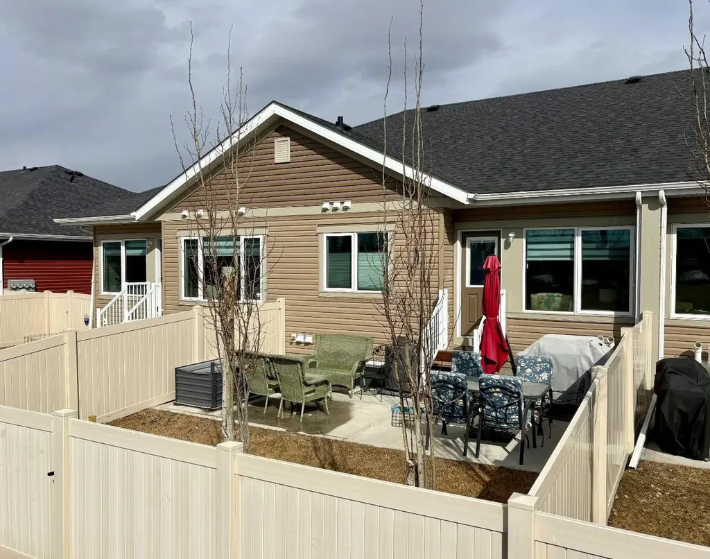 71 Golden Crescent Red Deer AB T4P 2S7