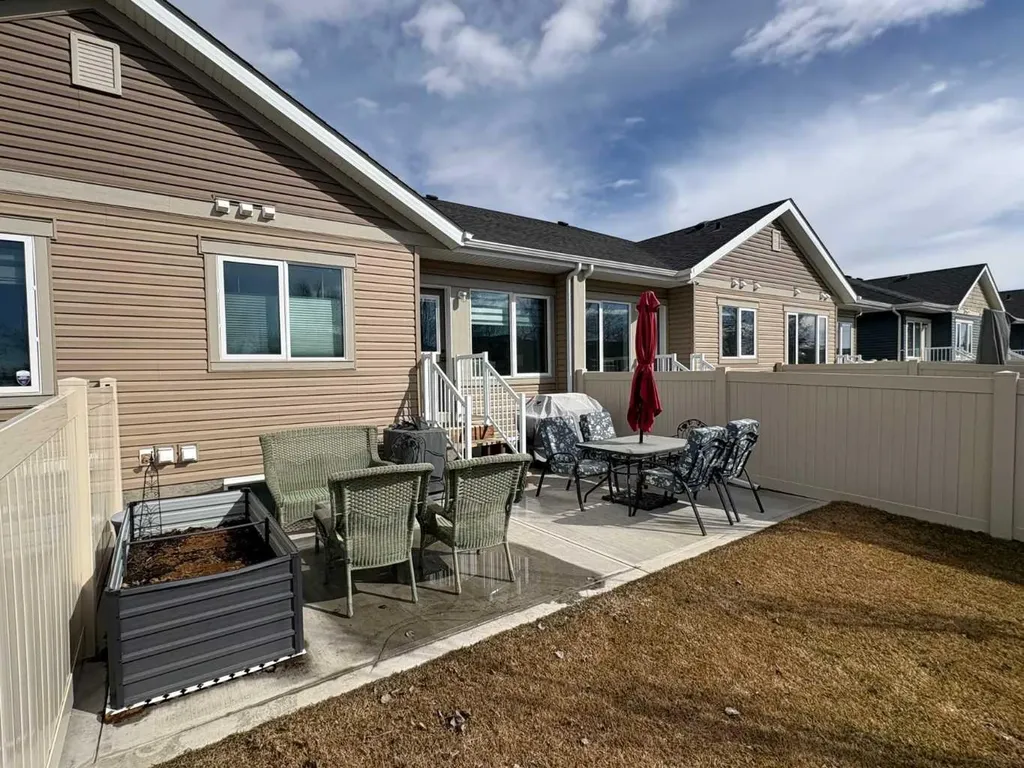 71 Golden Crescent Red Deer AB T4P 2S7