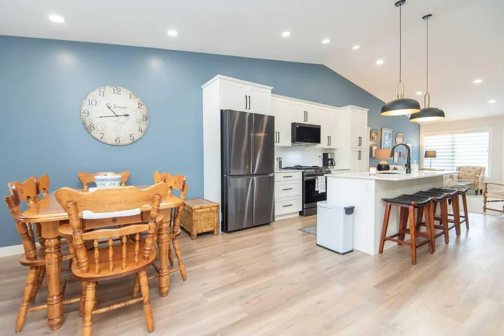 71 Golden Crescent Red Deer AB T4P 2S7