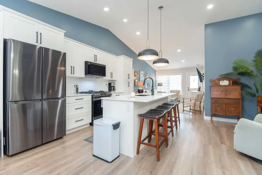 71 Golden Crescent Red Deer AB T4P 2S7