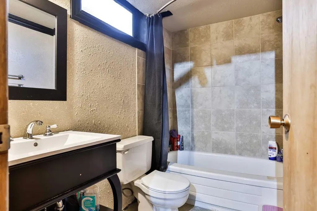 2201 13 Avenue S Lethbridge AB T1K 0S6