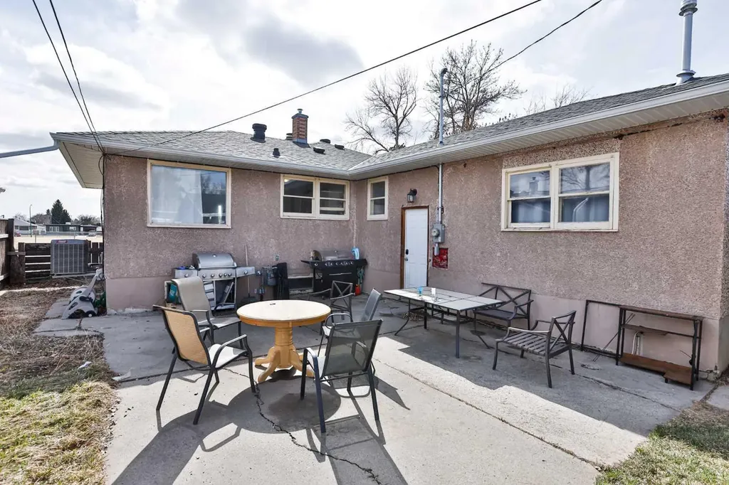 2201 13 Avenue S Lethbridge AB T1K 0S6