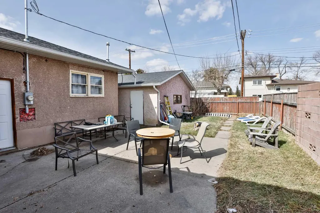 2201 13 Avenue S Lethbridge AB T1K 0S6
