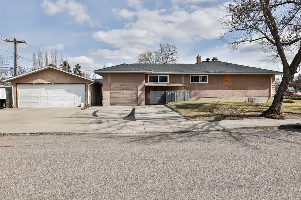 2201 13 Avenue S Lethbridge AB T1K 0S6
