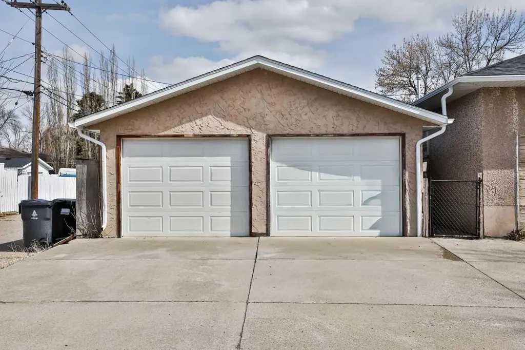 2201 13 Avenue S Lethbridge AB T1K 0S6