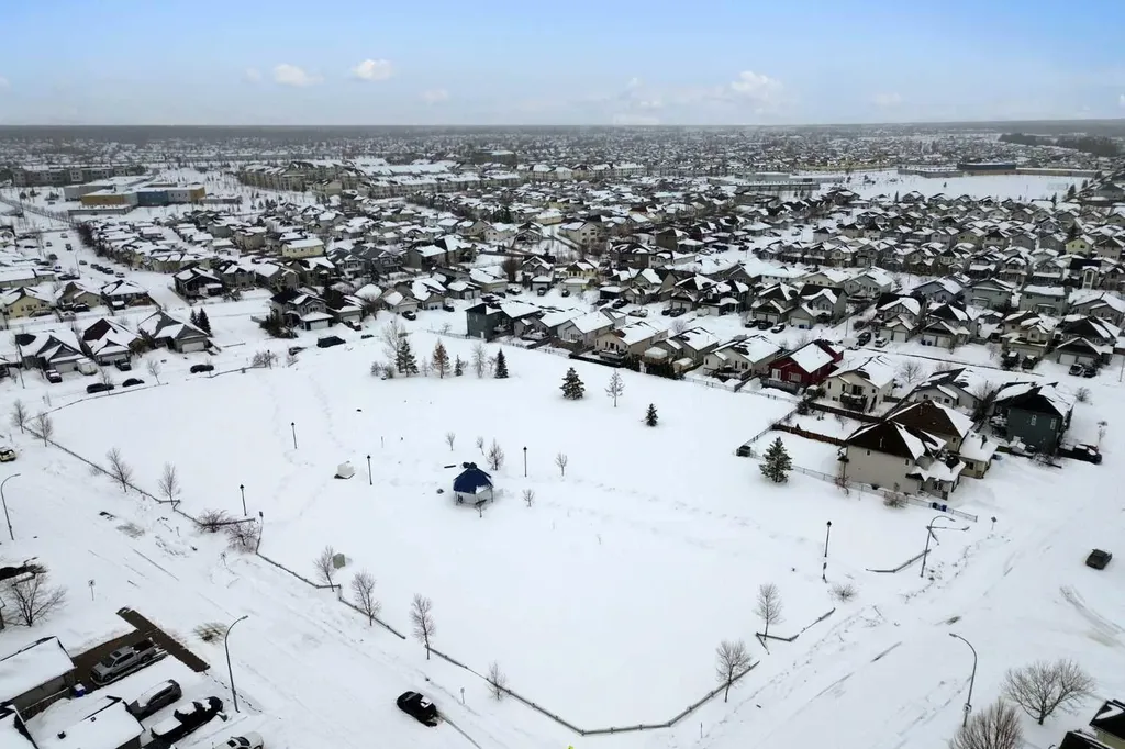362 Pacific Crescent Fort Mcmurray AB T9K 0G5