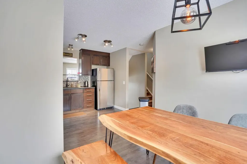 39 Panatella Road NW Calgary AB T3K0S7