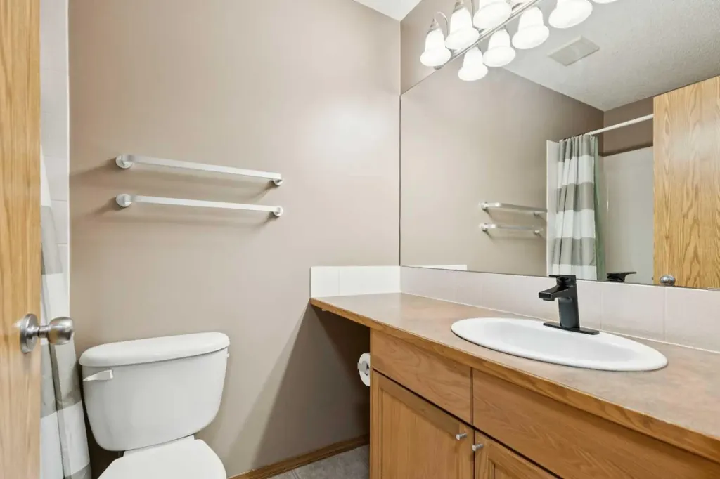 39 Country Village Circle NE Calgary AB T3K 5X3