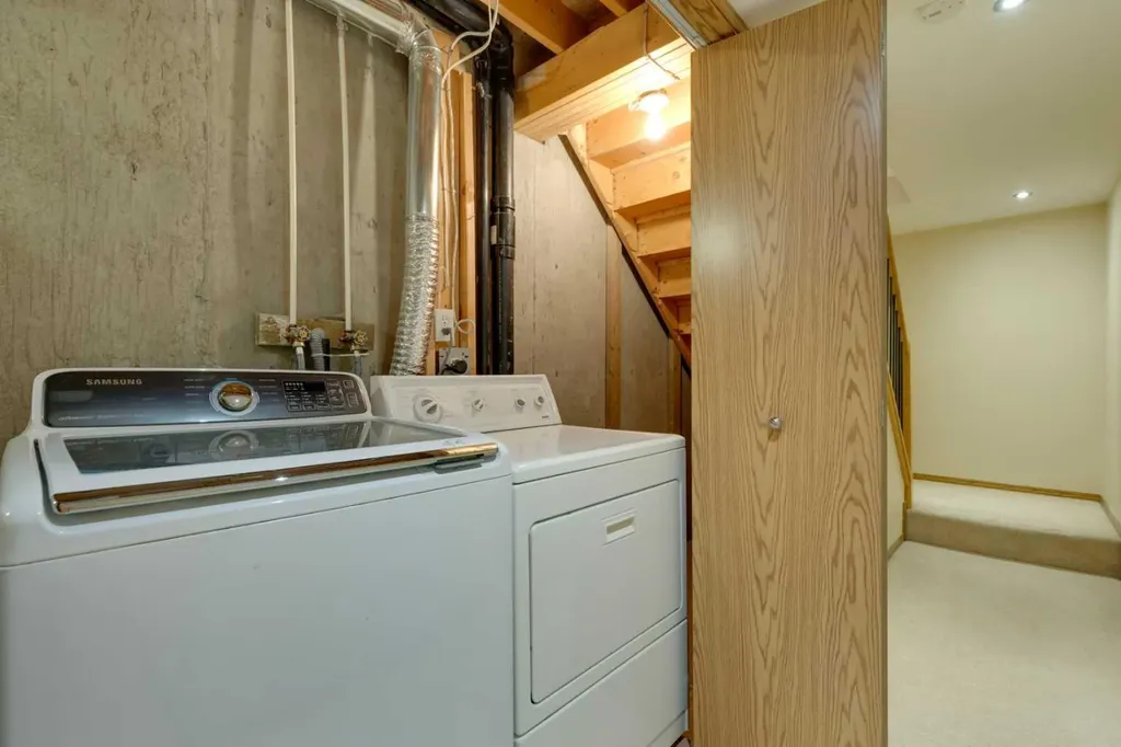 39 Country Village Circle NE Calgary AB T3K 5X3