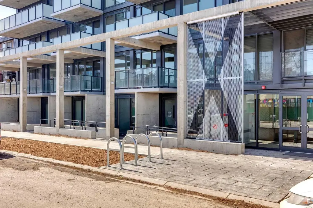 327 9a Street NW Calgary AB T2N 1T7