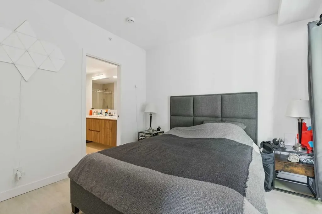 327 9a Street NW Calgary AB T2N 1T7