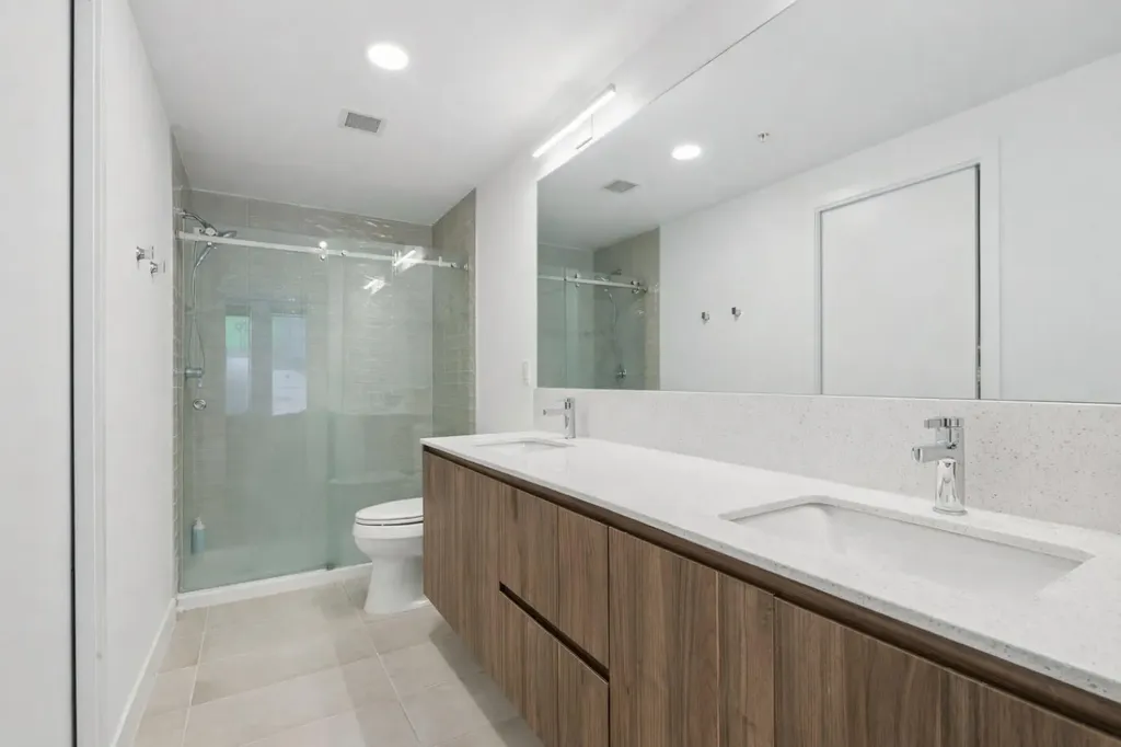 327 9a Street NW Calgary AB T2N 1T7