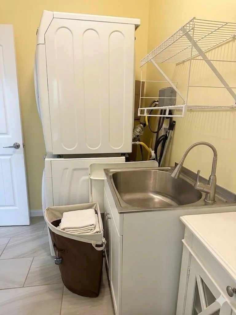 102 Athabasca Crescent Fort Mcmurray AB T9J1C1