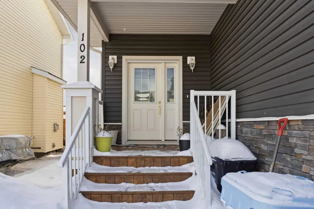 102 Athabasca Crescent Fort Mcmurray AB T9J1C1