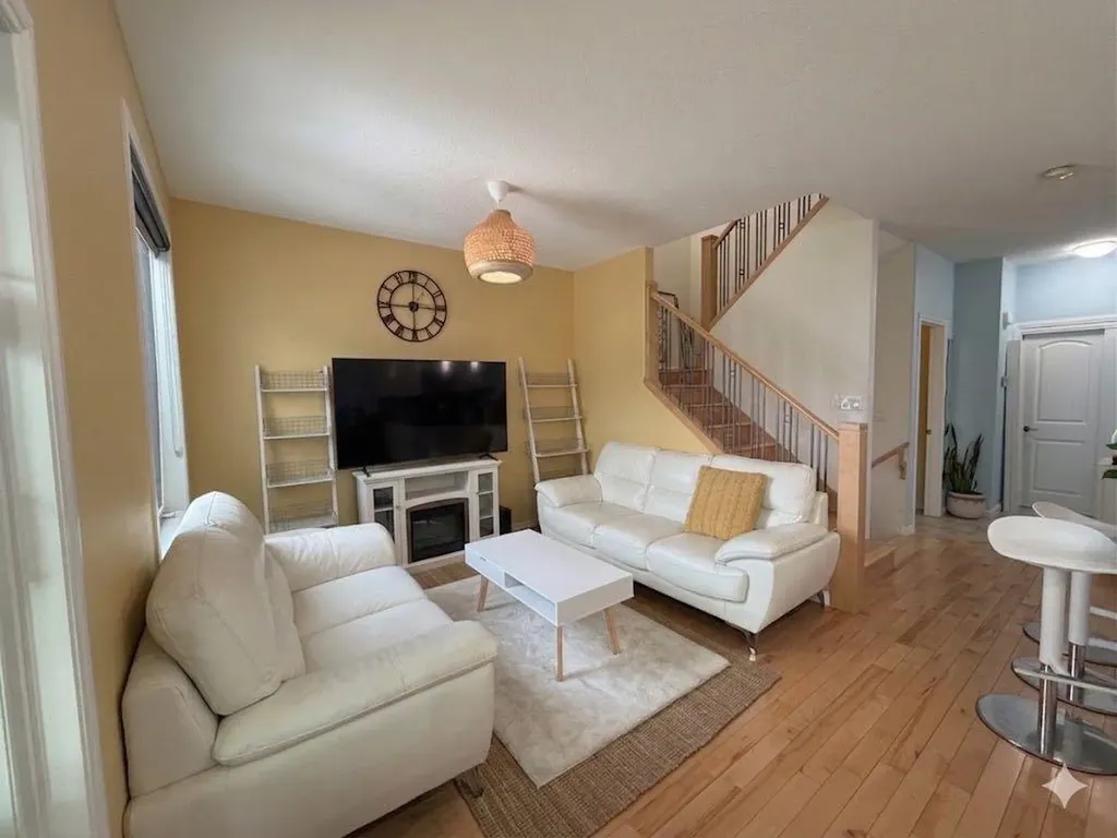 102 Athabasca Crescent Fort Mcmurray AB T9J1C1