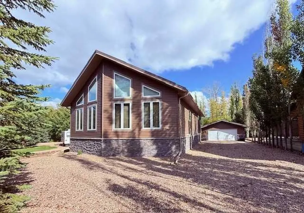 114 Deerland Road Lac Des Iles SK S0M 1A0