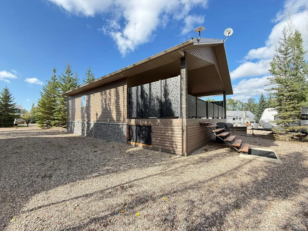 114 Deerland Road Lac Des Iles SK S0M 1A0