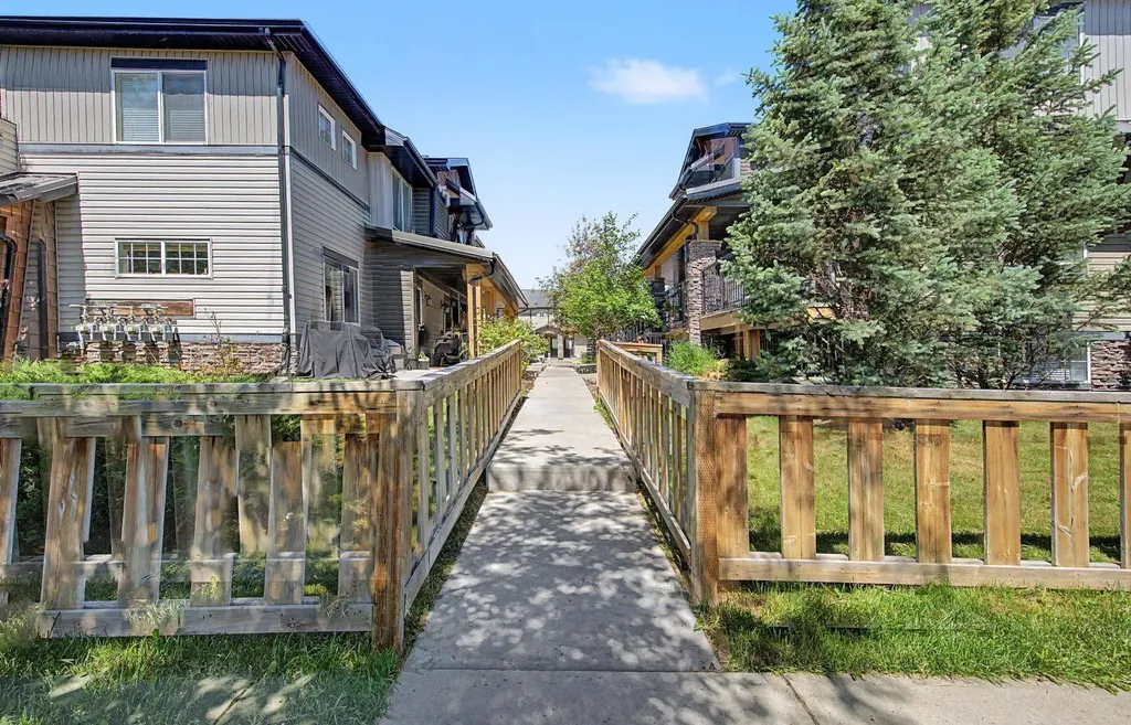2781 Chinook Winds Drive SW Airdrie AB T4B 3S5