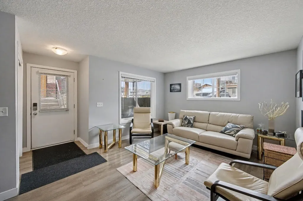 2781 Chinook Winds Drive SW Airdrie AB T4B 3S5