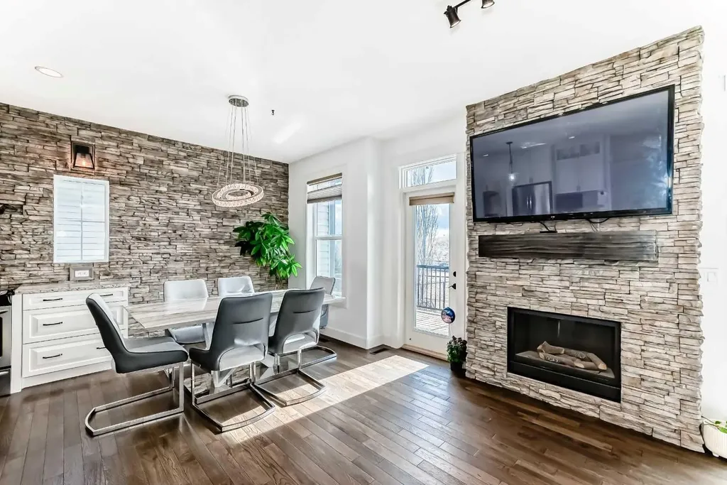 322 Reunion Green NW Airdrie AB T4B 3W5