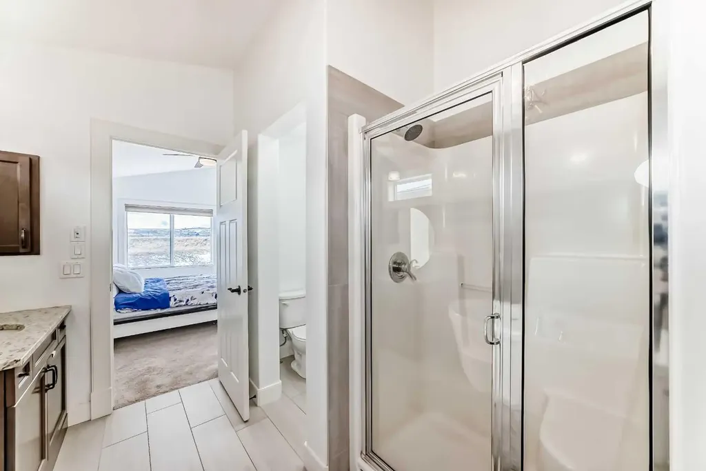 322 Reunion Green NW Airdrie AB T4B 3W5