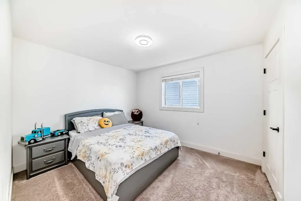 322 Reunion Green NW Airdrie AB T4B 3W5
