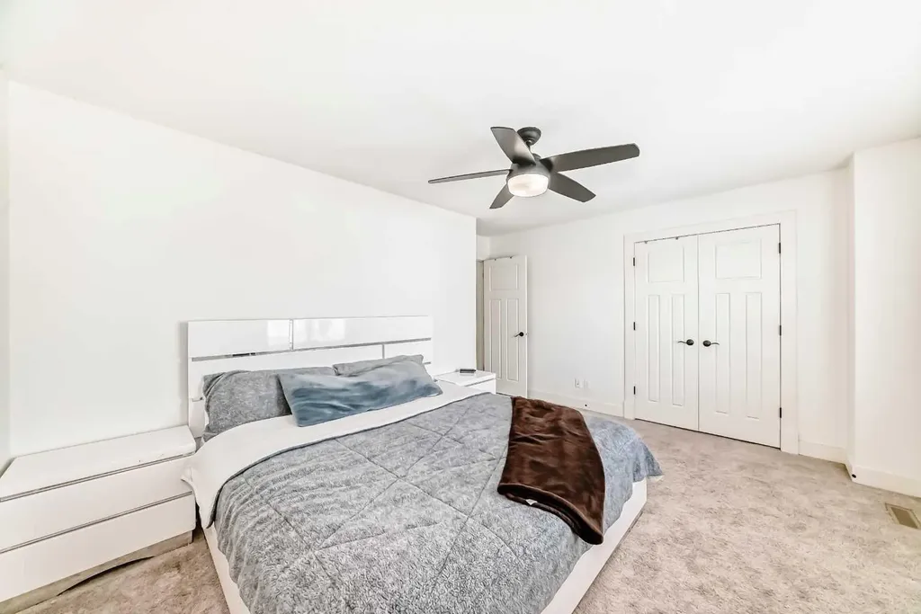 322 Reunion Green NW Airdrie AB T4B 3W5