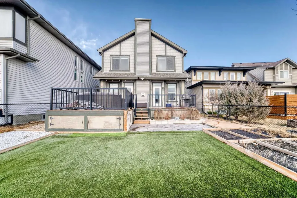 322 Reunion Green NW Airdrie AB T4B 3W5