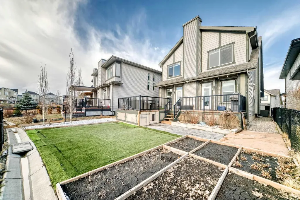 322 Reunion Green NW Airdrie AB T4B 3W5