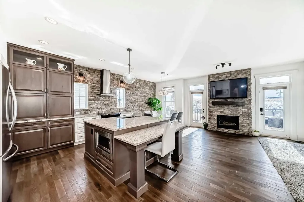 322 Reunion Green NW Airdrie AB T4B 3W5