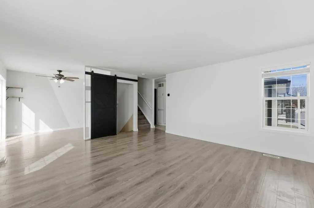 12 Silver Creek Boulevard NW Airdrie AB T4B 2R2