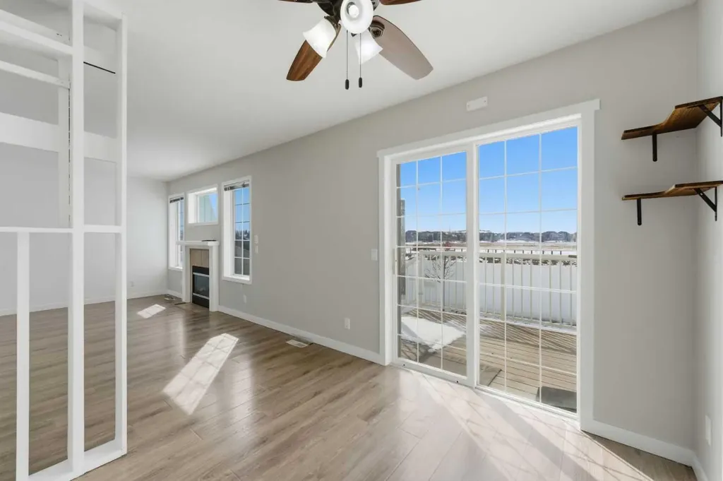 12 Silver Creek Boulevard NW Airdrie AB T4B 2R2