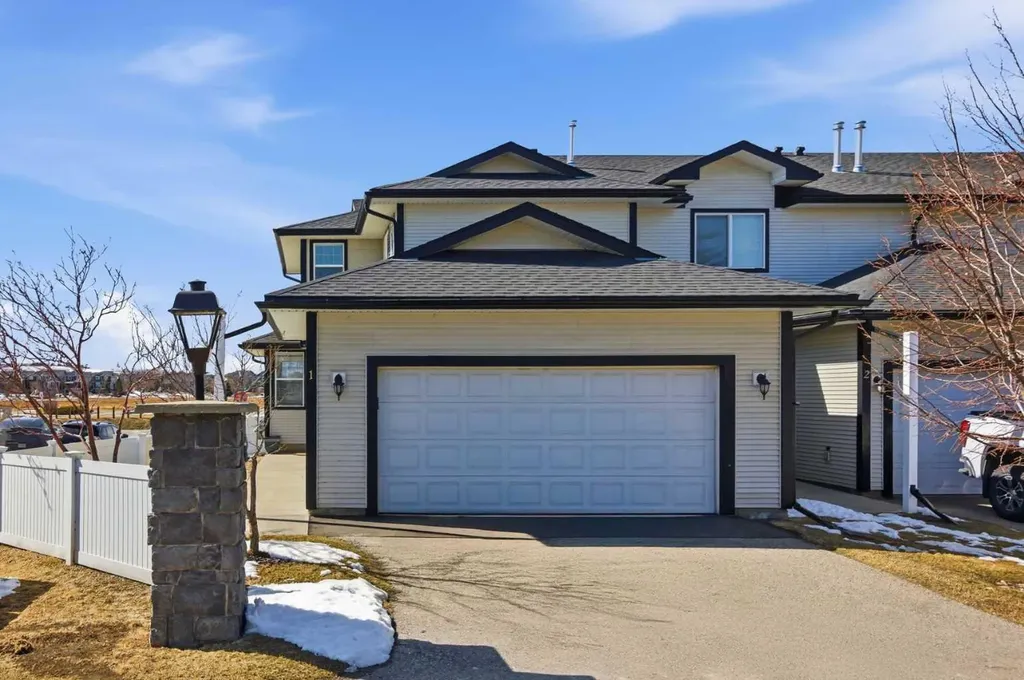 12 Silver Creek Boulevard NW Airdrie AB T4B 2R2