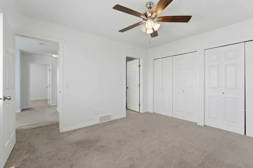 12 Silver Creek Boulevard NW Airdrie AB T4B 2R2