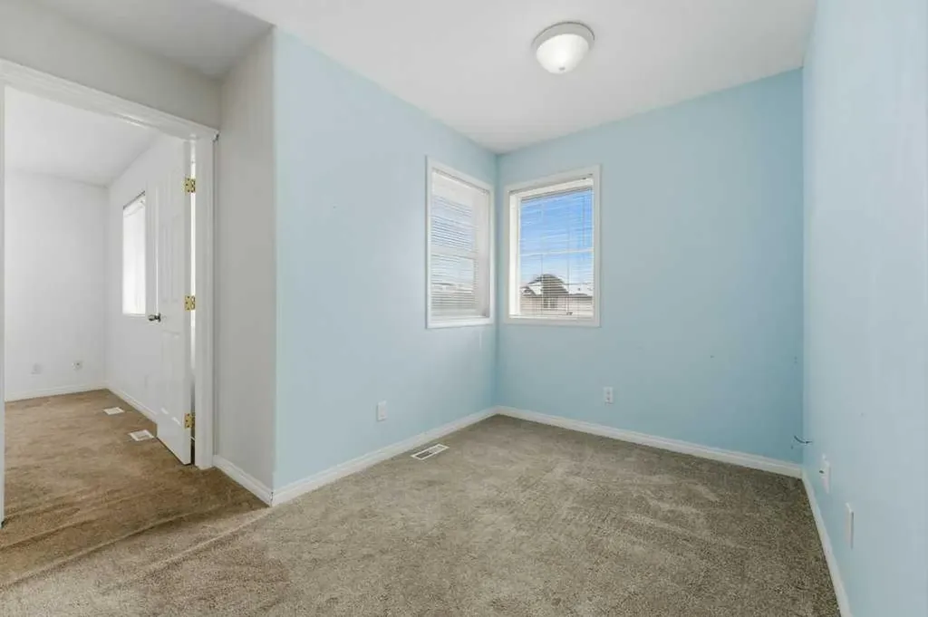 12 Silver Creek Boulevard NW Airdrie AB T4B 2R2