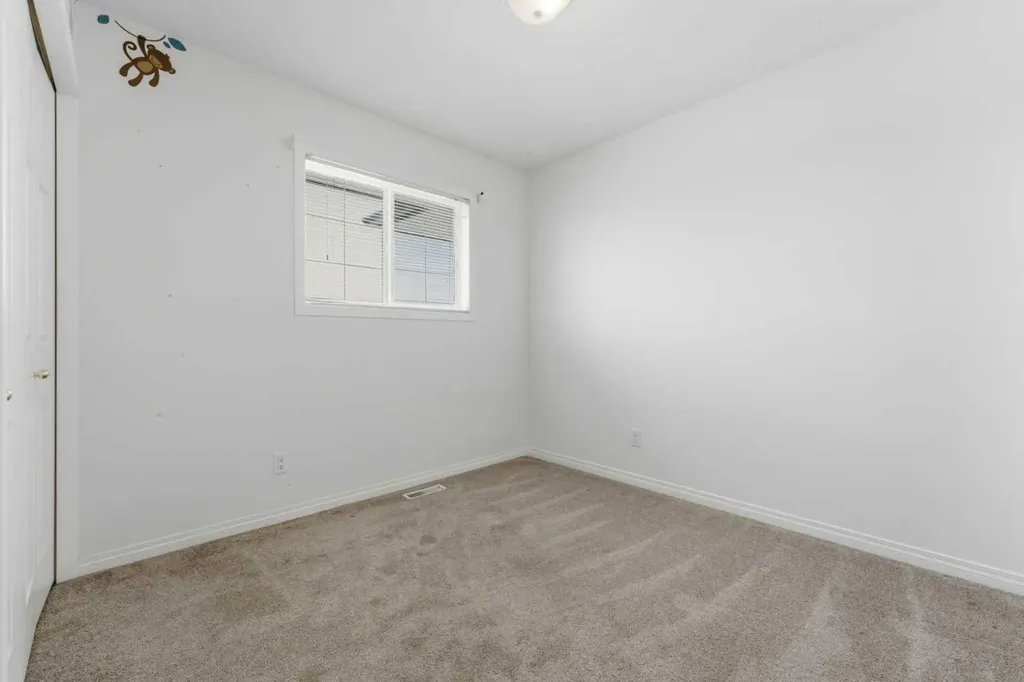 12 Silver Creek Boulevard NW Airdrie AB T4B 2R2