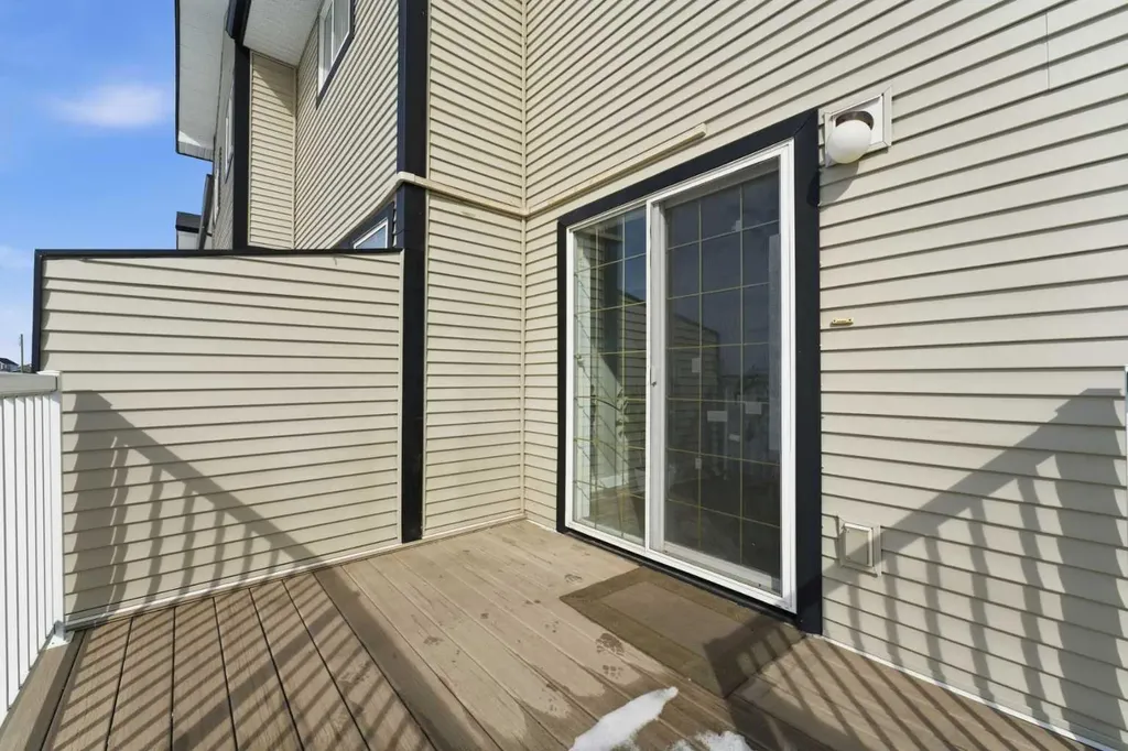 12 Silver Creek Boulevard NW Airdrie AB T4B 2R2