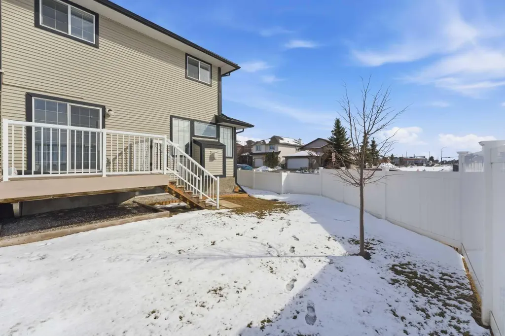 12 Silver Creek Boulevard NW Airdrie AB T4B 2R2