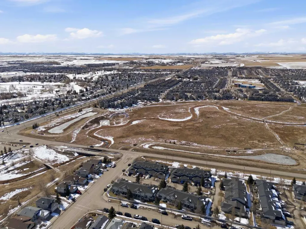 12 Silver Creek Boulevard NW Airdrie AB T4B 2R2