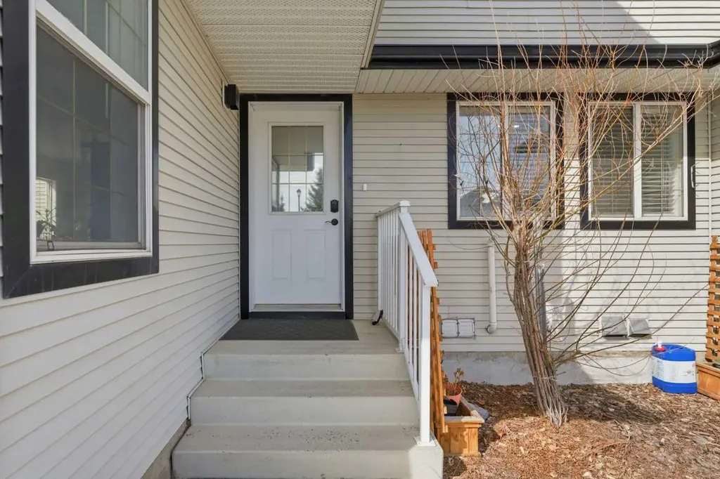 12 Silver Creek Boulevard NW Airdrie AB T4B 2R2