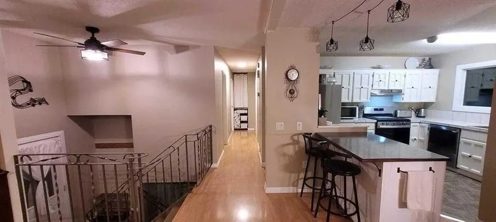 3808 49a Avenue Innisfail AB T4G 1J2